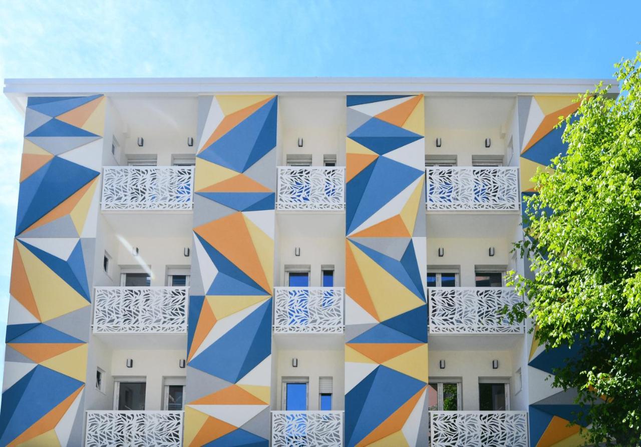 Color Hotel Rimini Exterior photo