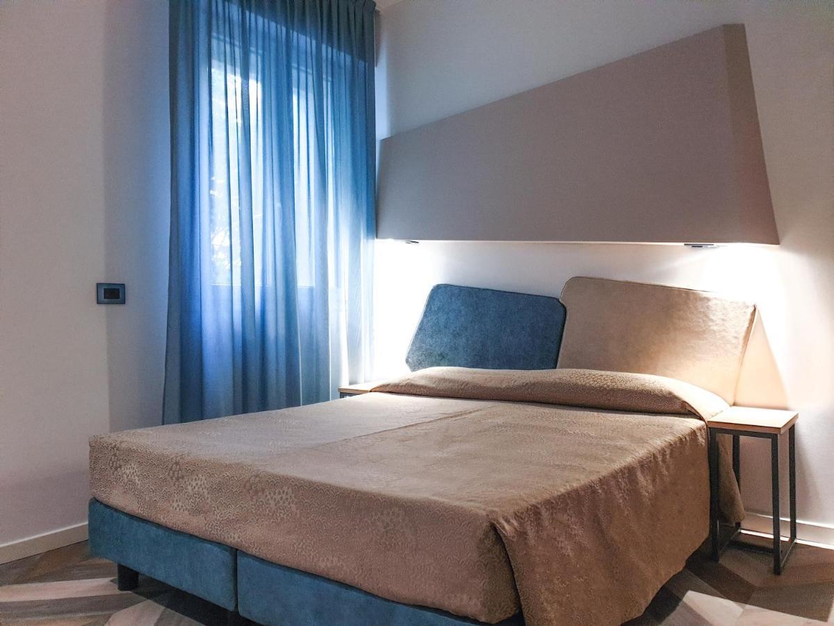 Color Hotel Rimini Exterior photo
