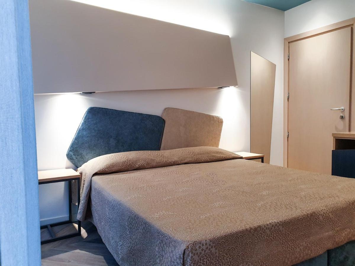 Color Hotel Rimini Exterior photo