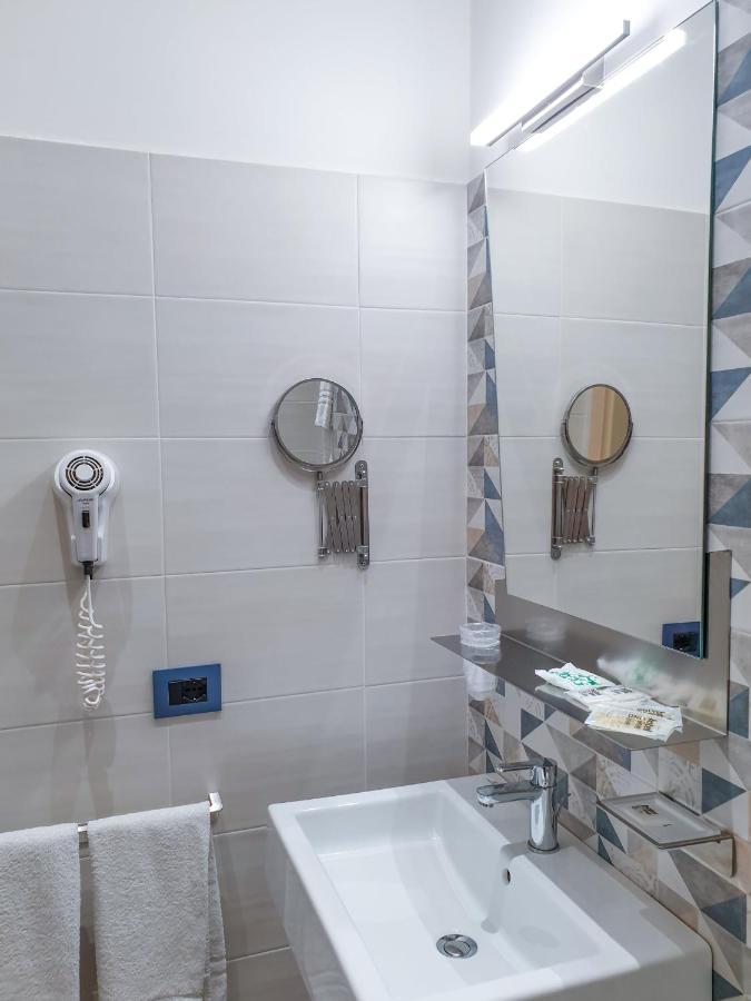 Color Hotel Rimini Exterior photo