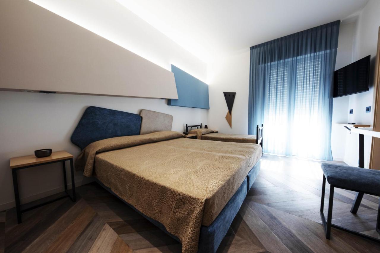 Color Hotel Rimini Exterior photo