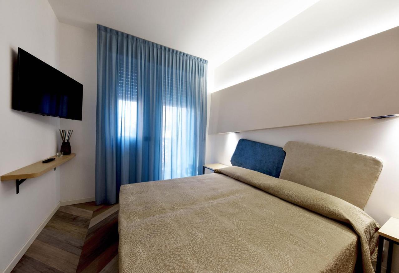 Color Hotel Rimini Exterior photo