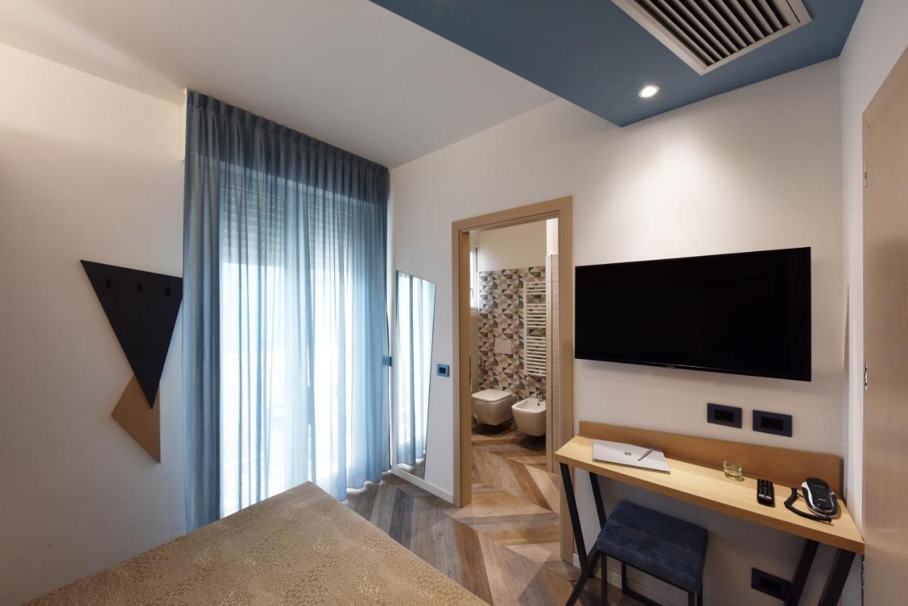 Color Hotel Rimini Exterior photo