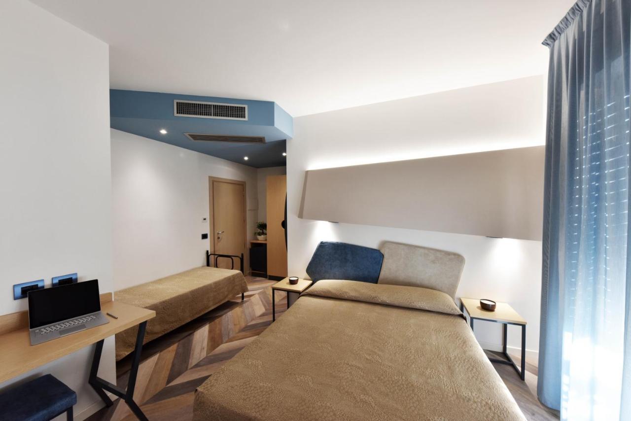 Color Hotel Rimini Exterior photo