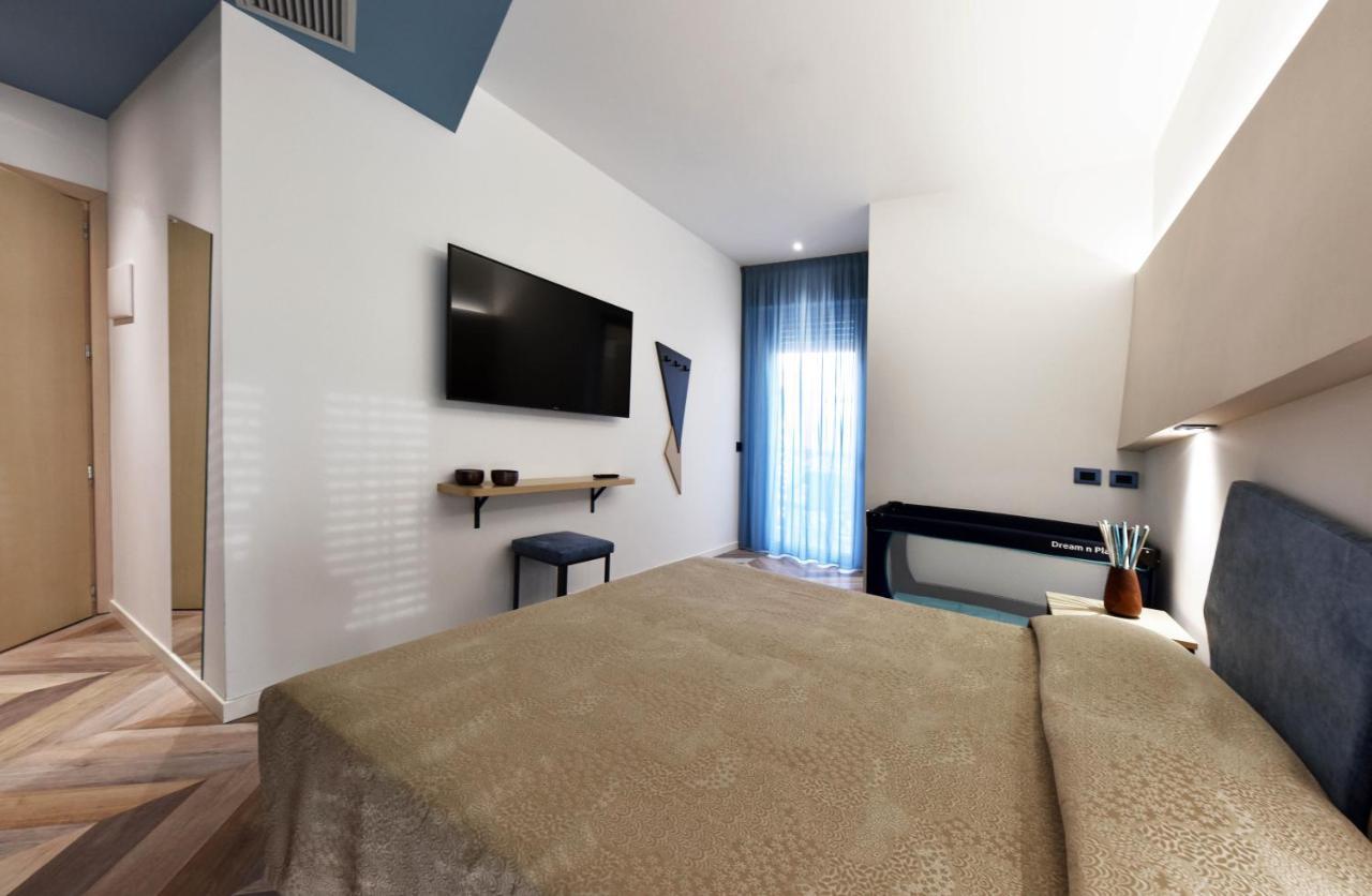 Color Hotel Rimini Exterior photo